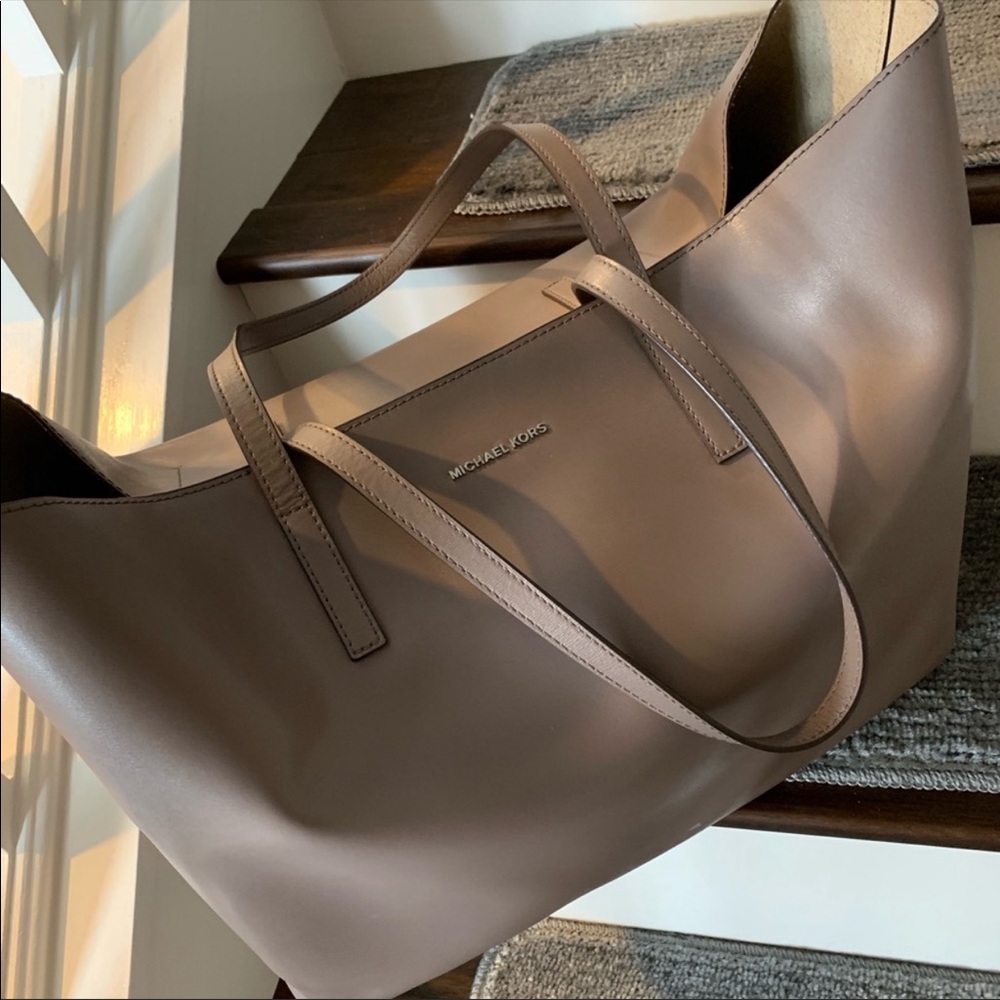 Michael Kors extra large Emry tote